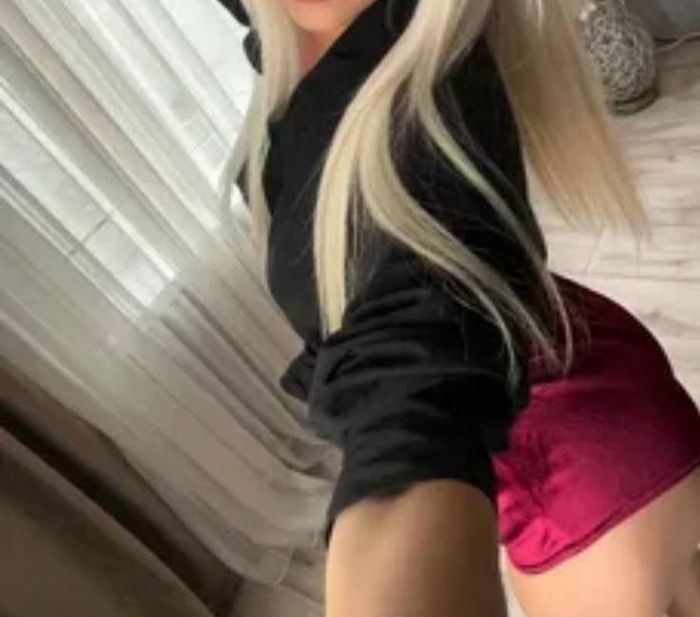 Понимание выбора: почему женщины выбирают карьеру в сфере эскорта? Понимание выбора: почему женщины выбирают карьеру в сфере эскорта?